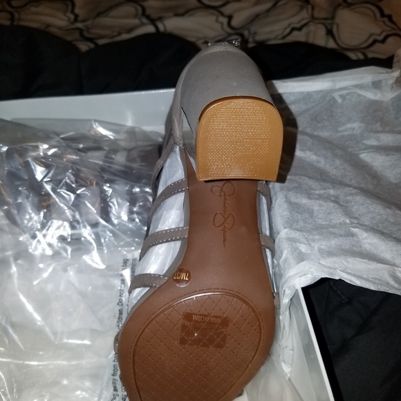 Jessica Simpson, Open toe sandals - Picture 5 of 6